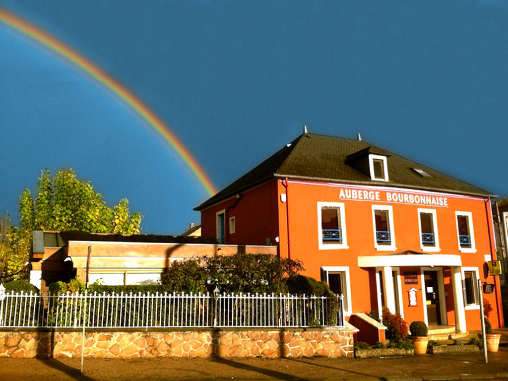 Logis L'Auberge Bourbonnaise Saint-Yorre Exterior photo